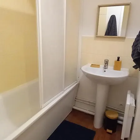 3 Pièces Parking Et Balcon Appartamento